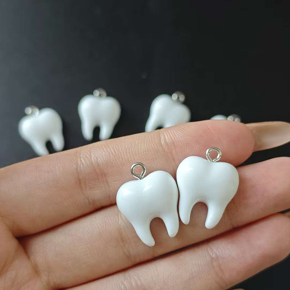 10 قطع من قلادات الأسنان الرات - مراجعة Resin Art Gift Ideas وسعره