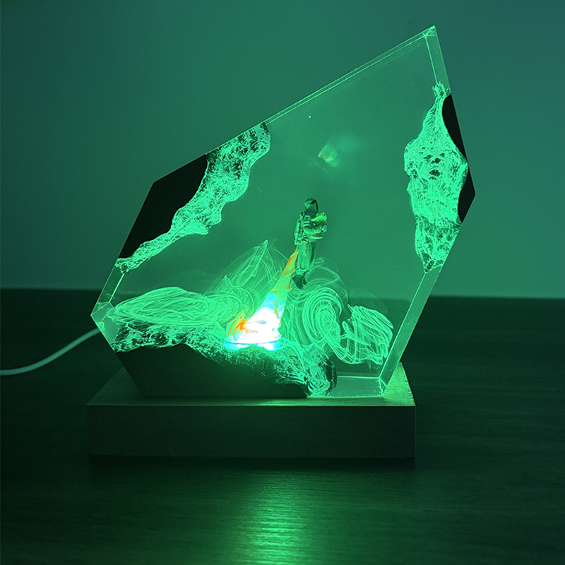 مصباح طاولة على شكل كائن حي من - مراجعة Resin Art Baby وسعره