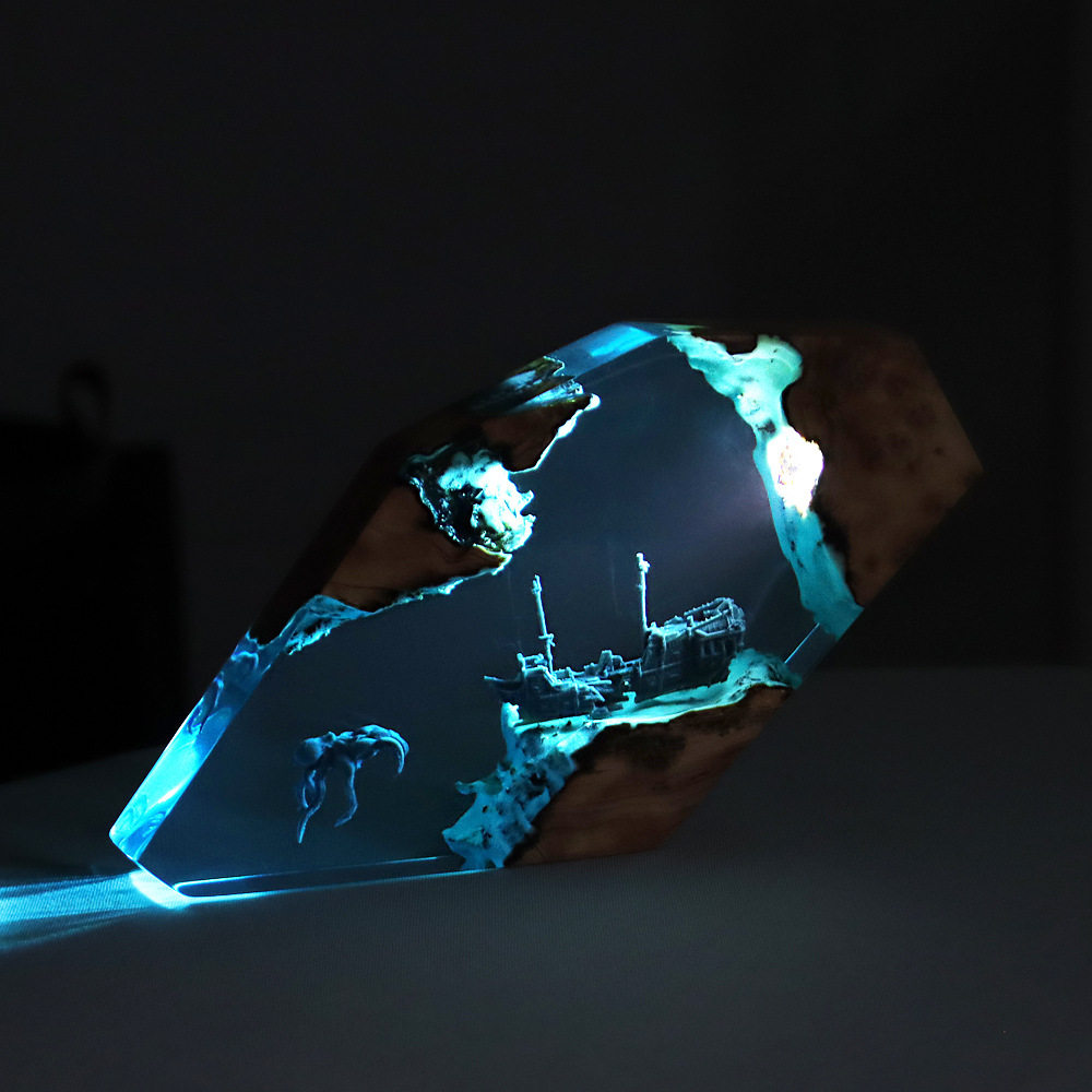 تحفة فنية مكتبية مضيئة مخصصة ب - مراجعة Resin Art Baby وسعره